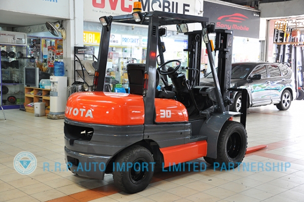 ขายรถโฟล์คลิฟท์มือสอง TOYOTA รุ่น 6FD30-32435 ราคา 395,000 บาท นำเข้าจากประเทศญี่ปุ่น 100\% ไม่เคยใช้งานในไทย