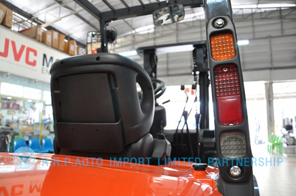 ขายรถโฟล์คลิฟท์มือสอง TOYOTA รุ่น 6FD30-32435 ราคา 395,000 บาท นำเข้าจากประเทศญี่ปุ่น 100\% ไม่เคยใช้งานในไทย