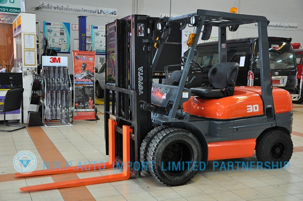 ขายรถโฟล์คลิฟท์มือสอง TOYOTA รุ่น 6FD30-32435 ราคา 395,000 บาท นำเข้าจากประเทศญี่ปุ่น 100\% ไม่เคยใช้งานในไทย