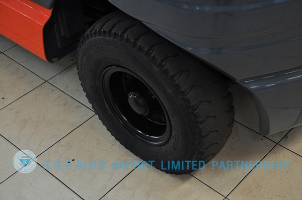 ขายรถโฟล์คลิฟท์มือสอง TOYOTA รุ่น 6FD30-32435 ราคา 395,000 บาท นำเข้าจากประเทศญี่ปุ่น 100\% ไม่เคยใช้งานในไทย