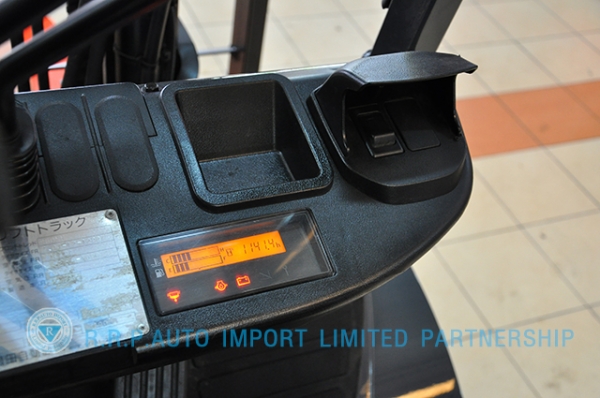 ขายรถโฟล์คลิฟท์มือสอง TOYOTA รุ่น 8FD25-34255 ราคา 580,000 บาท นำเข้าจากประเทศญี่ปุ่น 100\% ไม่เคยใช้งานในไทย