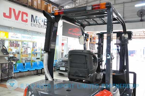 ขายรถโฟล์คลิฟท์มือสอง TOYOTA รุ่น 8FD25-34255 ราคา 580,000 บาท นำเข้าจากประเทศญี่ปุ่น 100\% ไม่เคยใช้งานในไทย