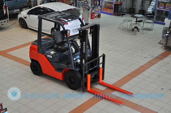 ขายรถโฟล์คลิฟท์มือสอง TOYOTA รุ่น 8FD25-34255 ราคา 580,000 บาท นำเข้าจากประเทศญี่ปุ่น 100\% ไม่เคยใช้งานในไทย