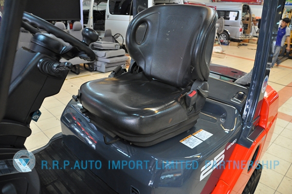 ขายรถโฟล์คลิฟท์มือสอง TOYOTA รุ่น 8FD25-34255 ราคา 580,000 บาท นำเข้าจากประเทศญี่ปุ่น 100\% ไม่เคยใช้งานในไทย