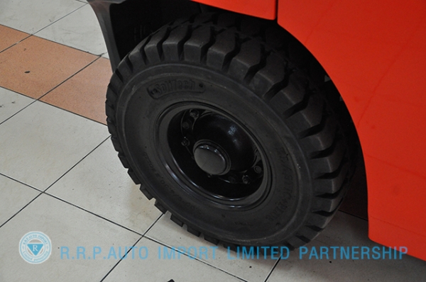 ขายรถโฟล์คลิฟท์มือสอง TOYOTA รุ่น 8FD25-34255 ราคา 580,000 บาท นำเข้าจากประเทศญี่ปุ่น 100\% ไม่เคยใช้งานในไทย