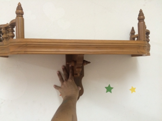 หิ้งพระไม้  สภาพดี