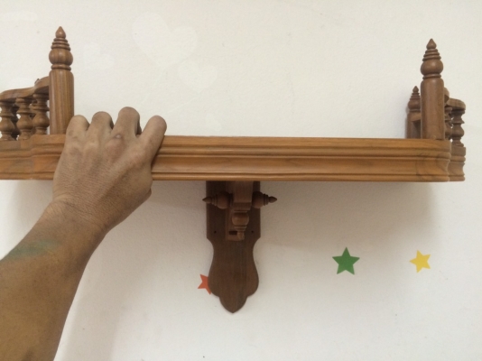 หิ้งพระไม้  สภาพดี