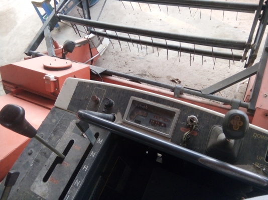 รถเกี่ยว68จีตัวนิวสปริงเอกสารพร้อม295000 ฝาครอบครบ รถเกี่ยว68จีตัวนิวสปริงเอกสารพร้อม295000 ฝาครอบครบ