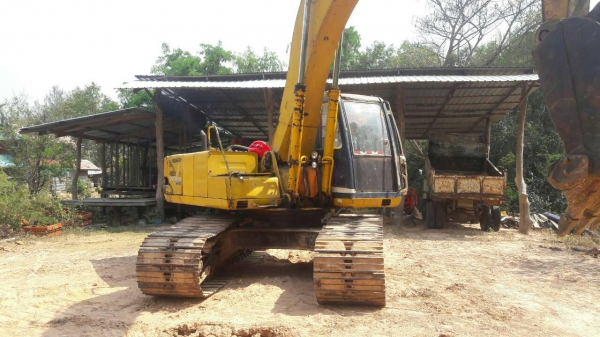 ขาย 495,000 KOBELCO sk 200-3 เครื่อง 6D14 TUBO เครื่องดีปั้มแรงเอวแน่นช่วงล่างเต็มรถพร้อมใช้งาน 090-772-3710 090-772-378