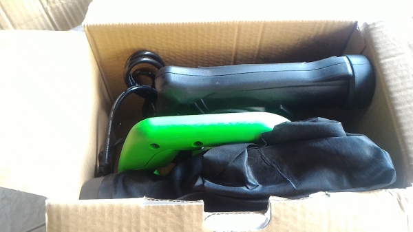 โบเวอร์ ดูด - เป่าลม ยี่ห้อ ENZO  ใช้ปุ่มกดเพื่อปรับความเร็ว ปรับแรงลม ใช้ในงานดูดหรือส่งฝุ่น ยาง, ก๊าซ, ข้าว, เมล็ดพืช, เศษวัสดุต่าง ๆ