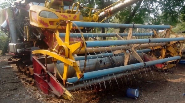 ขายแพ็คคู่ด่วน รถเกี่ยวข้าวไอ้หนุ่มไวไฟ + รถเทรลเลอร์สิบล้อ HINO KT 725 - 168 HP เพลาเดียวสวยๆ พวงมาลัยเพาเวอร์ เบรคทริ๊ปฟี้ สภาพดีมากครับพร้อมใช้งานทะเบียนครบพร้อมโอน รถเกี่ยวเครื่องยนต์ 220 แรง ISUZU 6HH1 เทอร์โบ ปั๊มไดกิ้น 23 ช่วงล่าง รถสภาพดีพร้อมใช้ง