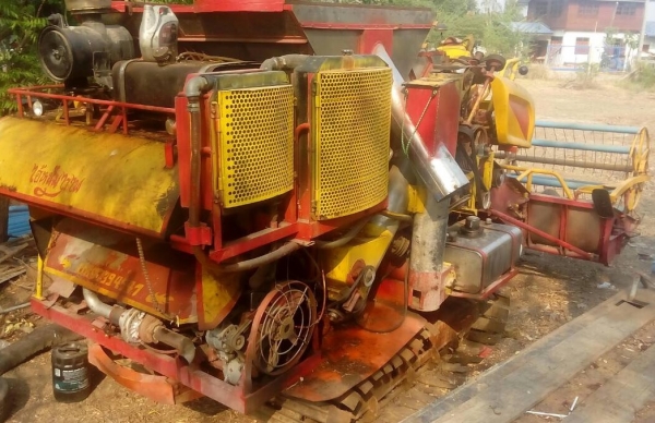 ขายแพ็คคู่ด่วน รถเกี่ยวข้าวไอ้หนุ่มไวไฟ + รถเทรลเลอร์สิบล้อ HINO KT 725 - 168 HP เพลาเดียวสวยๆ พวงมาลัยเพาเวอร์ เบรคทริ๊ปฟี้ สภาพดีมากครับพร้อมใช้งานทะเบียนครบพร้อมโอน รถเกี่ยวเครื่องยนต์ 220 แรง ISUZU 6HH1 เทอร์โบ ปั๊มไดกิ้น 23 ช่วงล่าง รถสภาพดีพร้อมใช้ง