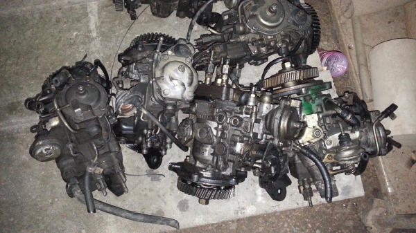 ขายเหมาปั้ม isuzu 4jb turbo เก่านอก 6 ลูก 40,000 ลูกเดียว 9,500