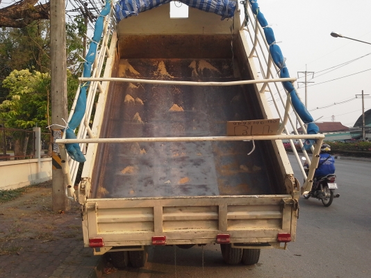 ขาย6ล้อดั้มNKR-88เเรง ห้างแท้ เกียร์ยาวปี30 เก๋งสวยครบ สีเดิมบาง ๆ รถบ้านพร้อมใช้งาน ราคาเบาๆ