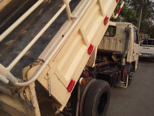 ขาย6ล้อดั้มNKR-88เเรง ห้างแท้ เกียร์ยาวปี30 เก๋งสวยครบ สีเดิมบาง ๆ รถบ้านพร้อมใช้งาน ราคาเบาๆ