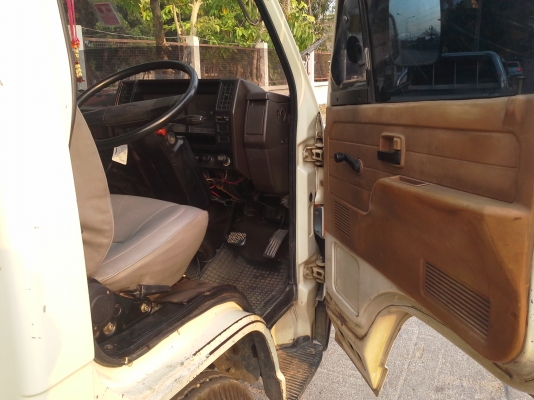 ขาย6ล้อดั้มNKR-88เเรง ห้างแท้ เกียร์ยาวปี30 เก๋งสวยครบ สีเดิมบาง ๆ รถบ้านพร้อมใช้งาน ราคาเบาๆ