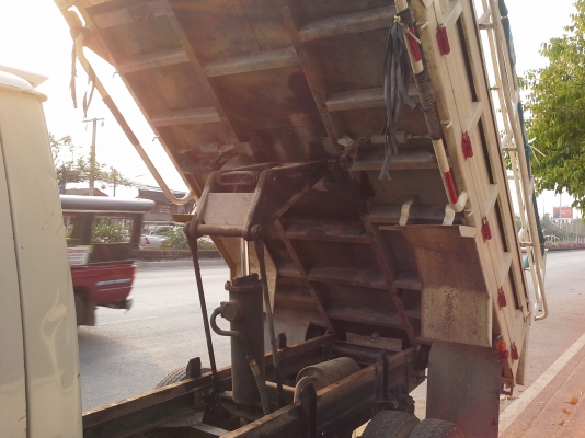 ขาย6ล้อดั้มNKR-88เเรง ห้างแท้ เกียร์ยาวปี30 เก๋งสวยครบ สีเดิมบาง ๆ รถบ้านพร้อมใช้งาน ราคาเบาๆ