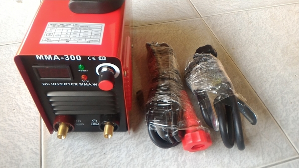 เครื่องเชื่อมพกพา แต่กระแสเชื่อมสูงมาก กว่าตัวใหญๆ ยี่ห้อ THAISUN ขนาดถึง  300 A. เป็นระบบ Inverter Welder จ่ายไฟฟ้าเชื่อมเป็นแบบ DC