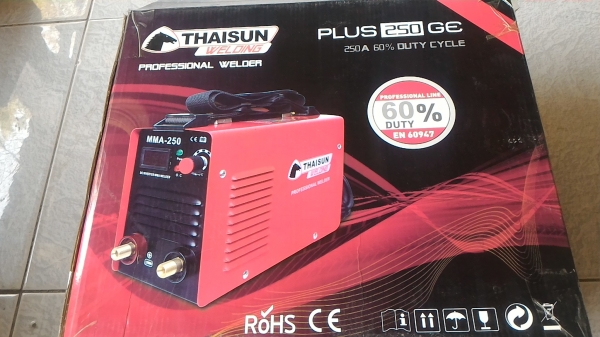 เครื่องเชื่อมพกพา แต่กระแสเชื่อมสูงมาก กว่าตัวใหญๆ ยี่ห้อ THAISUN ขนาดถึง  300 A. เป็นระบบ Inverter Welder จ่ายไฟฟ้าเชื่อมเป็นแบบ DC