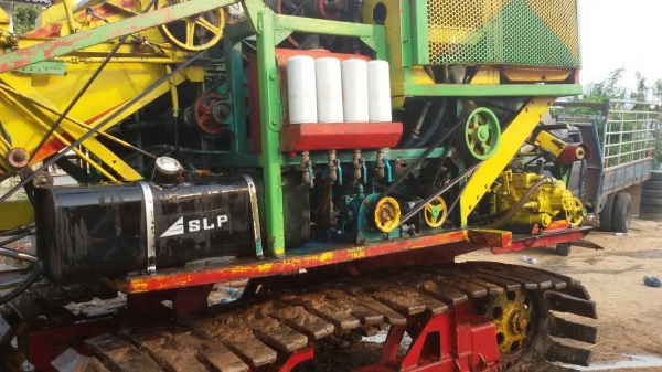 ขาย 255.000 บาท รถเกี่ยวไทยเส็งยนต์ รุ่นเดี่ยวทรนง รองกระสอบ สภาพดีพร้อมใช้งาน ขาย 255.000 บาท รถเกี่ยวไทยเส็งยนต์ รุ่นเดี่ยวทรนง รองกระสอบ สภาพดีพร้อมใช้งาน