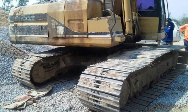 ขาย 715,000 CAT 320 V1 เครื่องดี ปั้มดี โช่หนา เอวเเน่น ไฟฟ้าครบ เอกสารเล่มทะเบียน 090-772-3710 090-772-3708 ขาย 715,000 CAT 320 V1 เครื่องดี ปั้มดี โช่หนา เอวเเน่น ไฟฟ้าครบ เอกสารเล่มทะเบียน 090-772-3710 090-772-3708