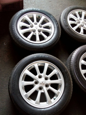 แม็กขอบ 16 ขนาด 5 รู พร้อมยาง YOKOHAMA 205/60R16 สวยดอกยางนิ่ม ชุด 4 ล้อ tel.081-427-3941 ไลน์ไอดี 0814273941 แม็กขอบ 16 ขนาด 5 รู พร้อมยาง YOKOHAMA 205/60R16 สวยดอกยางนิ่ม ชุด 4 ล้อ tel.081-427-3941 ไลน์ไอดี 0814273941