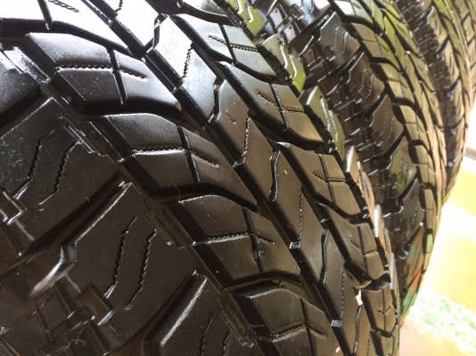 ยาง yokohama at 265/65/17 ปี 14