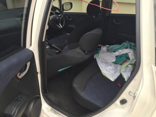 รถคุณพยาบาลใช้ฝากขายมือเดียวป้ายแดงปี2011 วิ่งแค่ หกหมื่นกว่าโล สภาพดีมากเพราะไม่ค่อยได้ใช้ ติดแก๊สแล้วversus อย่างดีมีประกัน ขายดาวน์ 30,000บาท ผ่อนต่อ 8,860*63งวด