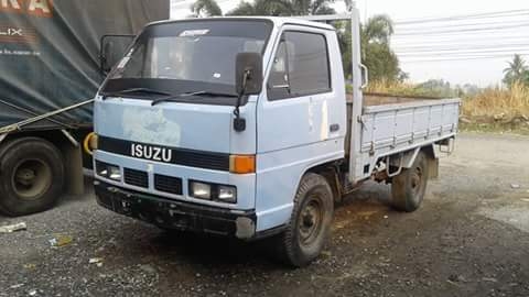 ขายคับ4ล้อ88ปี38เกียร์สั้นเครื่องดีคลัชชีสวยสภาพตามรูปเลยคับแบ่งกันไปทำกำไรราคาต่อรองมาได้เลย