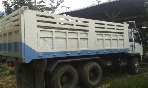 รถมิตซู 10 ล้อดั้ม FN225K  190 แรงม้า. ปี 27.     สนใจติดต่อ  081 - 6079515