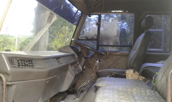 รถมิตซู 10 ล้อดั้ม FN225K  190 แรงม้า. ปี 27.     สนใจติดต่อ  081 - 6079515