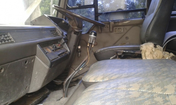 รถมิตซู 10 ล้อดั้ม FN225K  190 แรงม้า. ปี 27.     สนใจติดต่อ  081 - 6079515