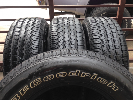 ยาง BF Goodrich 265 60 18 ปี11 ดอกเต็ม ไม่มีปะ ใช้กันยาว ราคาไม่แพง ยาง BF Goodrich 265 60 18 ปี11 ดอกเต็ม ไม่มีปะ ใช้กันยาว ราคาไม่แพง