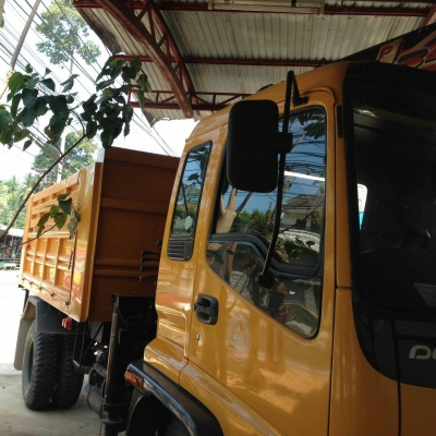 ขาย 6 ล้อดัมพ์เครน 3.5 ตัน ท้องวี 4 ปอก อีซูซุ เดก้า 195 แรง ปี 43 สภาพสวย วิ่งน้อย 4x,xxx โล  พร้อมใช้  จัดแนนท์ได้ครับ สนใจติดต่อ 081-9420141  ,  081-5715326