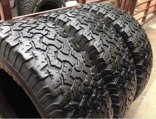 ยาง BF Goodrich 265 75 16 ปี11 ดอกเต็ม ไม่มีปะ จำนวน 3เส้น ราคาไม่แพง