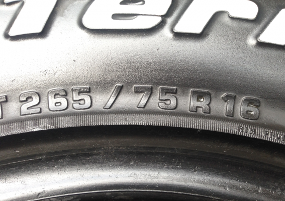 ยาง BF Goodrich 265 75 16 ปี11 ดอกเต็ม ไม่มีปะ จำนวน 3เส้น ราคาไม่แพง