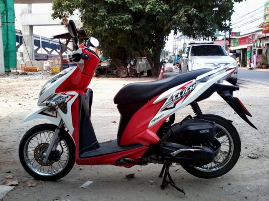 ขายClick125i หัวฉีด ปี56 (ฟรีหมวกกันน็อคใหม่1ใบ)