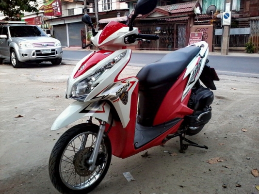 ขายClick125i หัวฉีด ปี56 (ฟรีหมวกกันน็อคใหม่1ใบ)