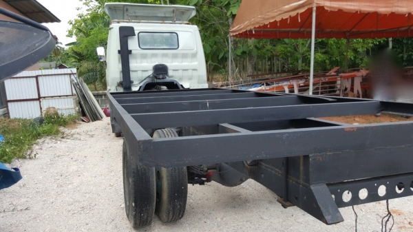 รถฮีโน่ 6 ล้อ FB2W  120 แรงม้า. ปี 37.   ( * ขาย หัว , คัชซี. )    สนใจติดต่อ  081 - 6079515