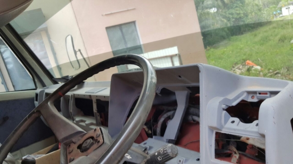 รถฮีโน่ 6 ล้อ FB2W  120 แรงม้า. ปี 37.   ( * ขาย หัว , คัชซี. )    สนใจติดต่อ  081 - 6079515