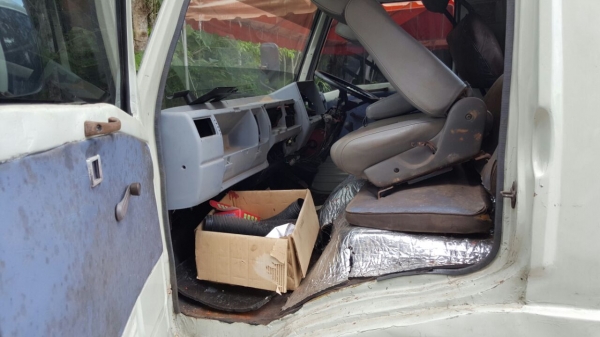 รถฮีโน่ 6 ล้อ FB2W  120 แรงม้า. ปี 37.   ( * ขาย หัว , คัชซี. )    สนใจติดต่อ  081 - 6079515