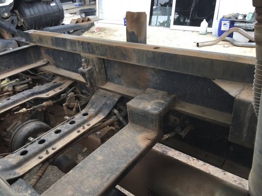 รถอีซูซุ 6 ล้อดั้ม FRR 210 แรงม้า  ปี 57.  ( รถวิ่ง 53,xxx กม. )     สนใจติดต่อ  081 - 6079515