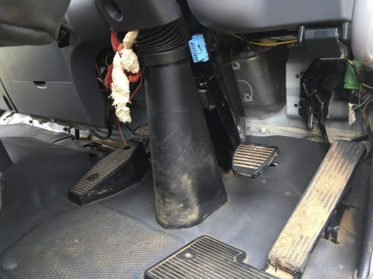 รถอีซูซุ 6 ล้อดั้ม FRR 210 แรงม้า  ปี 57.  ( รถวิ่ง 53,xxx กม. )     สนใจติดต่อ  081 - 6079515