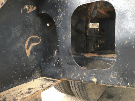 รถอีซูซุ 6 ล้อดั้ม FRR 210 แรงม้า  ปี 57.  ( รถวิ่ง 53,xxx กม. )     สนใจติดต่อ  081 - 6079515