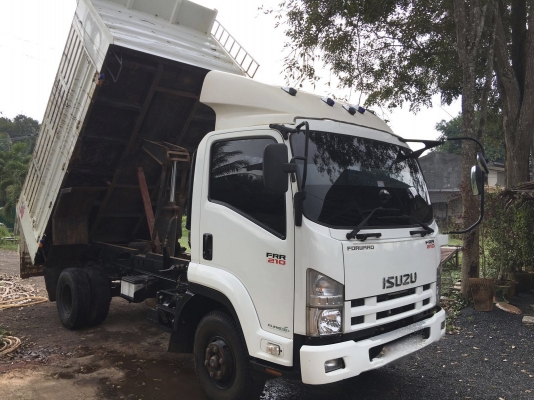 รถอีซูซุ 6 ล้อดั้ม FRR 210 แรงม้า  ปี 57.  ( รถวิ่ง 53,xxx กม. )     สนใจติดต่อ  081 - 6079515