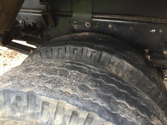 รถอีซูซุ 6 ล้อดั้ม FRR 210 แรงม้า  ปี 57.  ( รถวิ่ง 53,xxx กม. )     สนใจติดต่อ  081 - 6079515