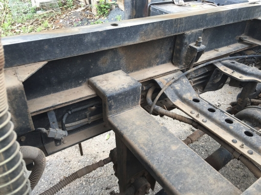 รถอีซูซุ 6 ล้อดั้ม FRR 210 แรงม้า  ปี 57.  ( รถวิ่ง 53,xxx กม. )     สนใจติดต่อ  081 - 6079515