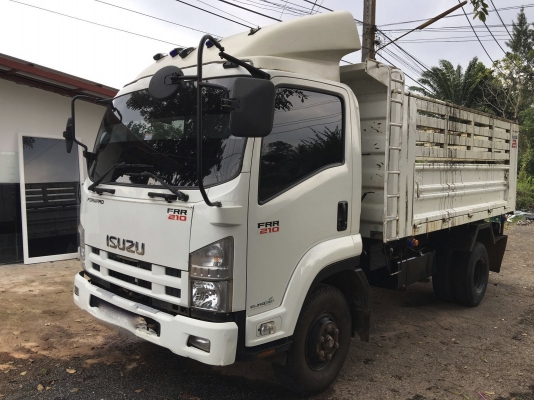 รถอีซูซุ 6 ล้อดั้ม FRR 210 แรงม้า  ปี 57.  ( รถวิ่ง 53,xxx กม. )     สนใจติดต่อ  081 - 6079515