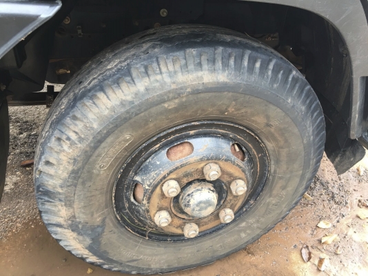 รถอีซูซุ 6 ล้อดั้ม FRR 210 แรงม้า  ปี 57.  ( รถวิ่ง 53,xxx กม. )     สนใจติดต่อ  081 - 6079515