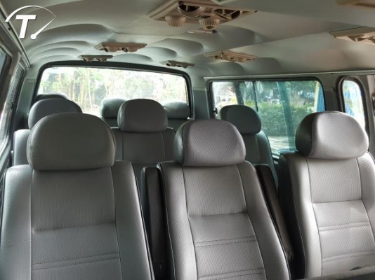 TOYOTA HIAEC เครื่องเดิมดีเซล2.8แน่น  ภายในสวย ใช้น้อยจอดมากกว่า